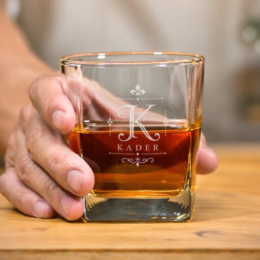 Verre à whisky Prestige, modèle « Monogramme premium », vue 1 — exemple de personnalisation.