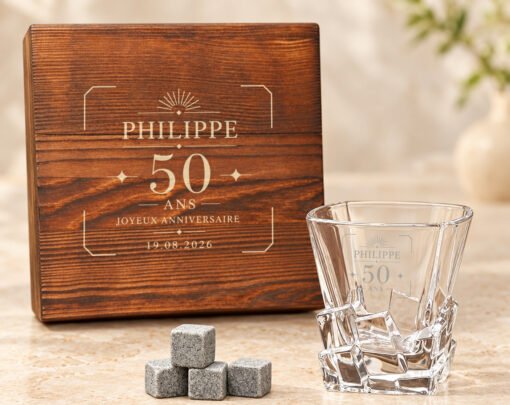 Coffret Solo avec verre Iceberg, modèle « Anniversaire élégant », vue 4 — exemple de personnalisation.